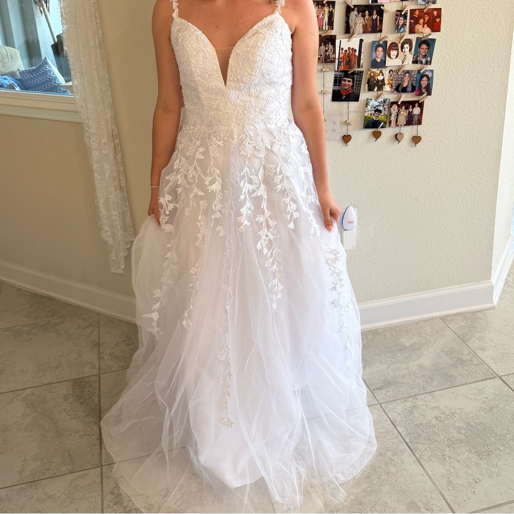 Elegant White Lace lightly sparkly Dress - debutante, quinceañera prom wedding